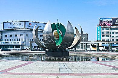 《天国：拯救2》不是DEI游戏：妹子性感 男女之事狂野